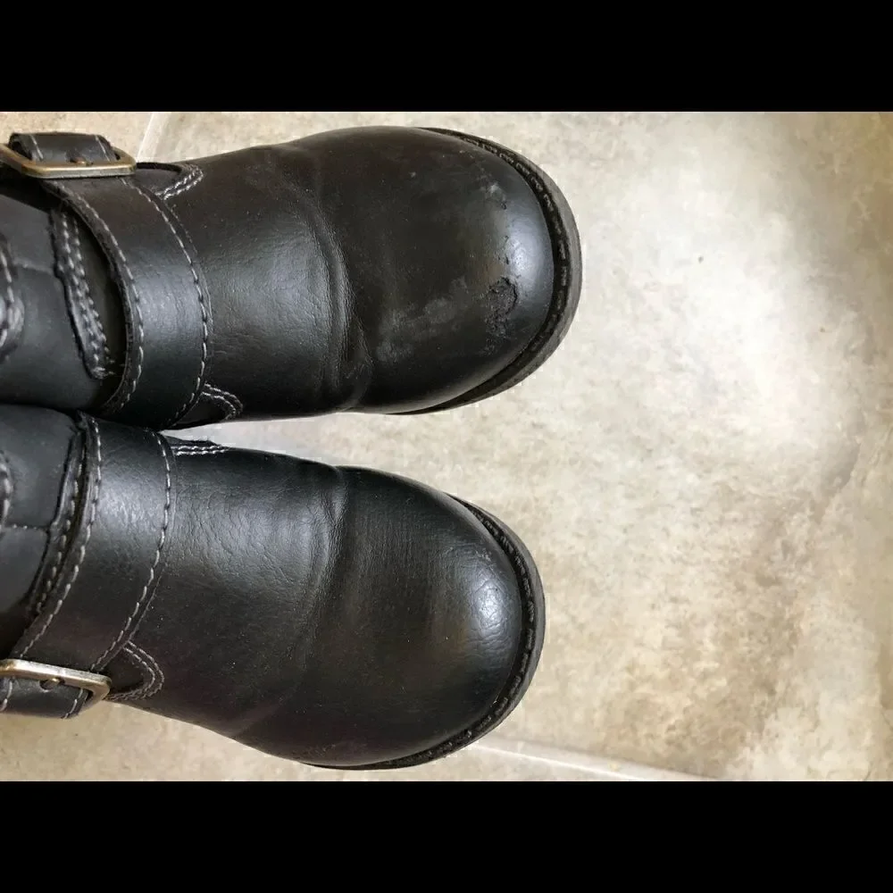 Carter’s black ankle boots size 6 good condition